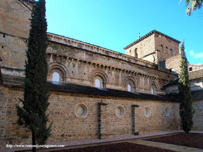 FACHADA NORTE Y TORRE-PORCHE